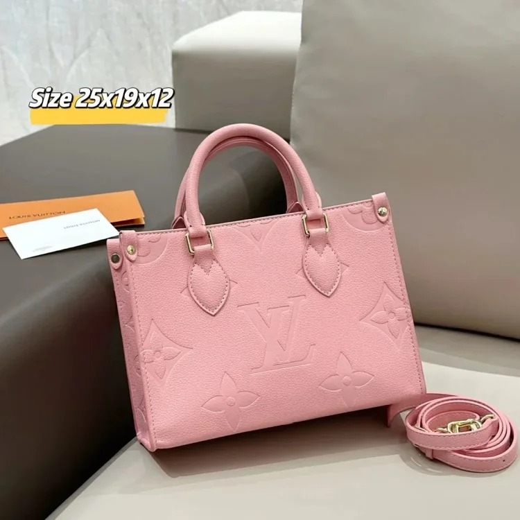L18-CD elegant and noble handbag image 5