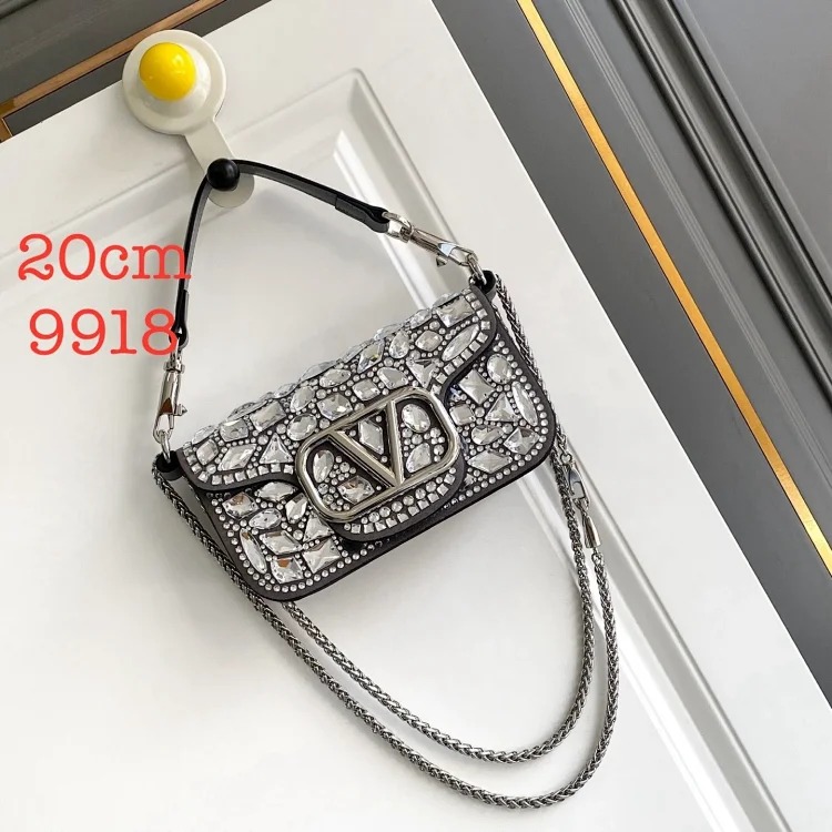 2025 autumn and winter diamond-encrusted small square bag European and American retro chain fashion portable shoulder crossbody women's bag fashionable light luxury