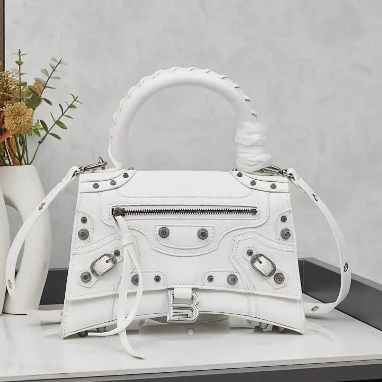 Hermes B's Rivet Motorcycle Bag Sweet Cool Handbag Genuine Leather Bag Women's 2023 New Trendy Single Shoulder Messenger Bag Hourglass Bag