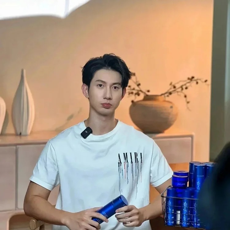 A1MIAIFashion casual T-shirts