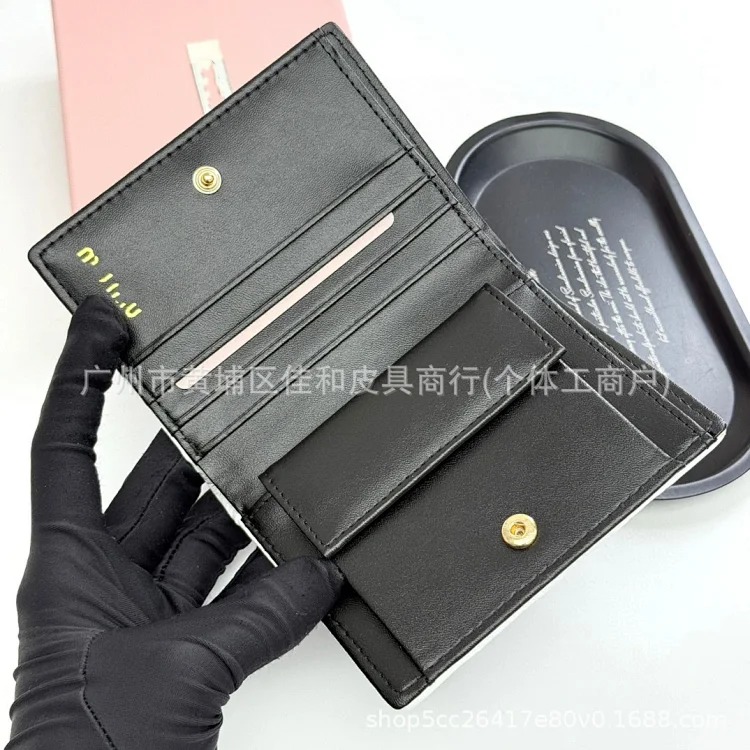 Foreign trade wholesale new style sheepskin pleated folding wallet for women fresh girly sweet wallet multi-card slot card bag for women
