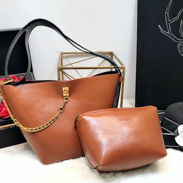 G fashion bag