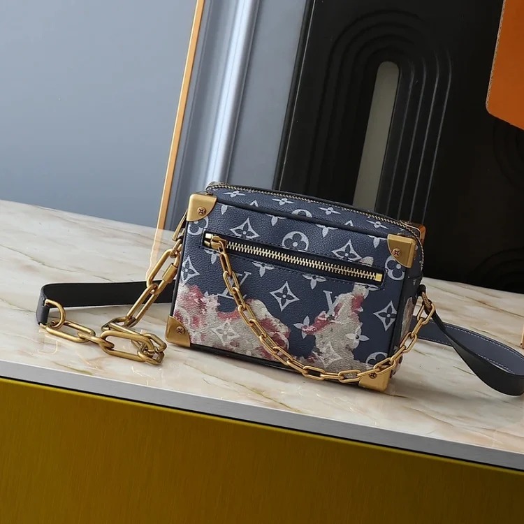 Louis Vuitton IV Mini Capucines Bag image 5