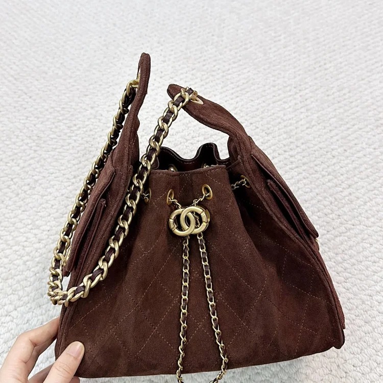 2025 new first-layer cowhide small fragrant rhombus hobo chain armpit bag large capacity fashionable commuter shoulder bag