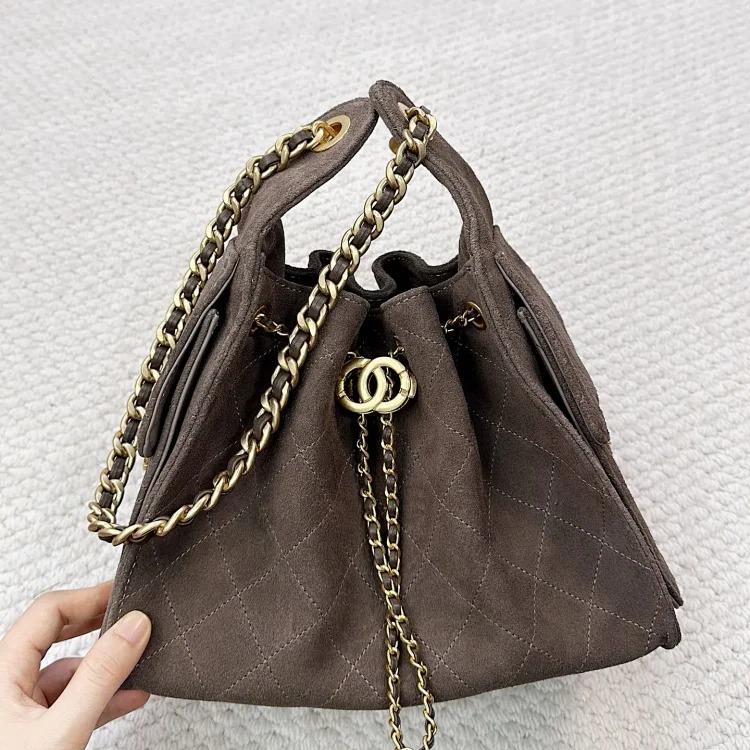 2025 new first-layer cowhide small fragrant rhombus hobo chain armpit bag large capacity fashionable commuter shoulder bag