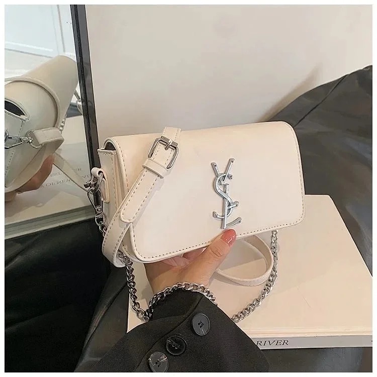 This year's popular bags, women's small square bags, simple new styles, 2024 popular lightweight single shoulder crossbody bags for women with good looks image 2