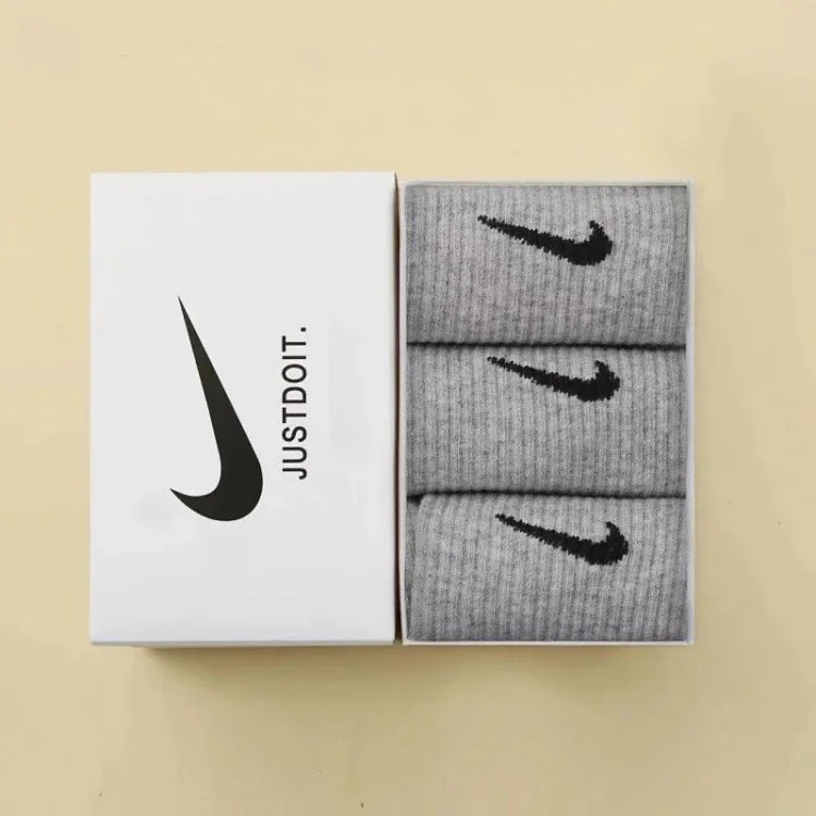 Fashion and Comfortable breath socks 04 image 3