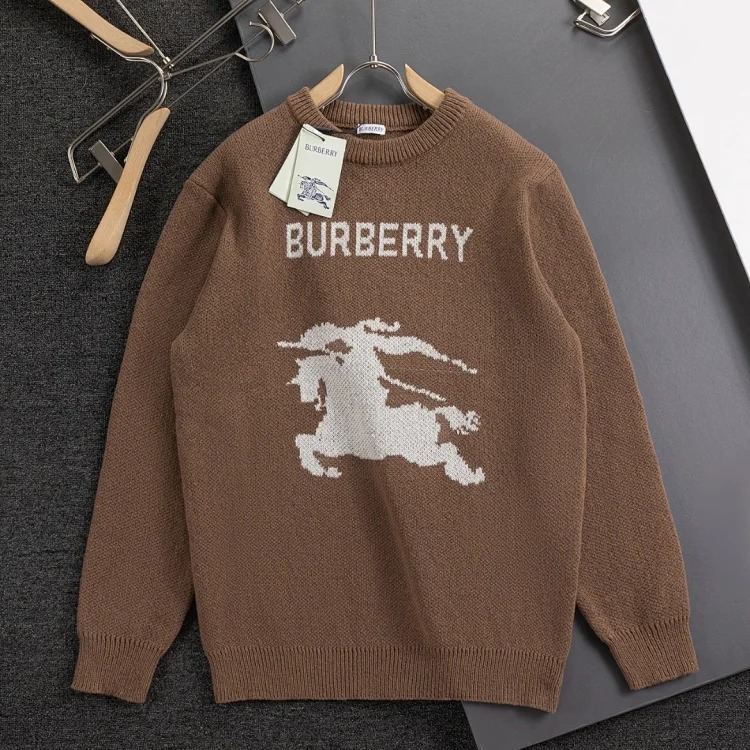 Fashion and versatile sweaters for autumn and winter