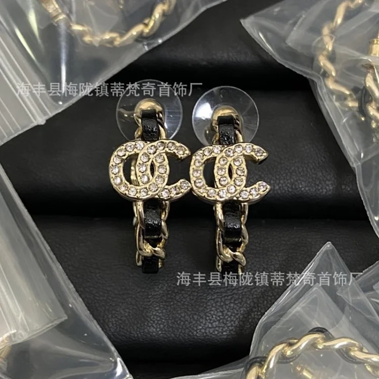 Chanel 25C new high small fragrant style earrings for women European and American love double C retro small fragrant earrings silver needle pearl earrings