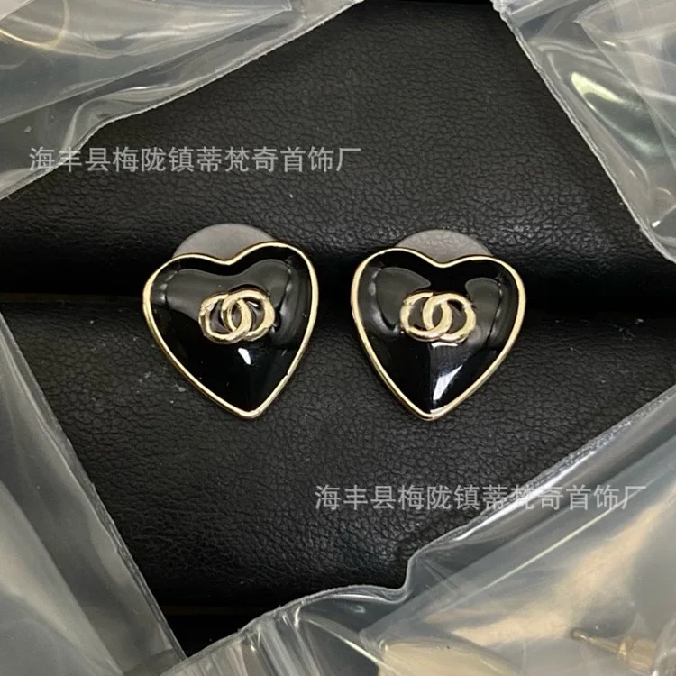 Chanel 25C new high small fragrant style earrings for women European and American love double C retro small fragrant earrings silver needle pearl earrings