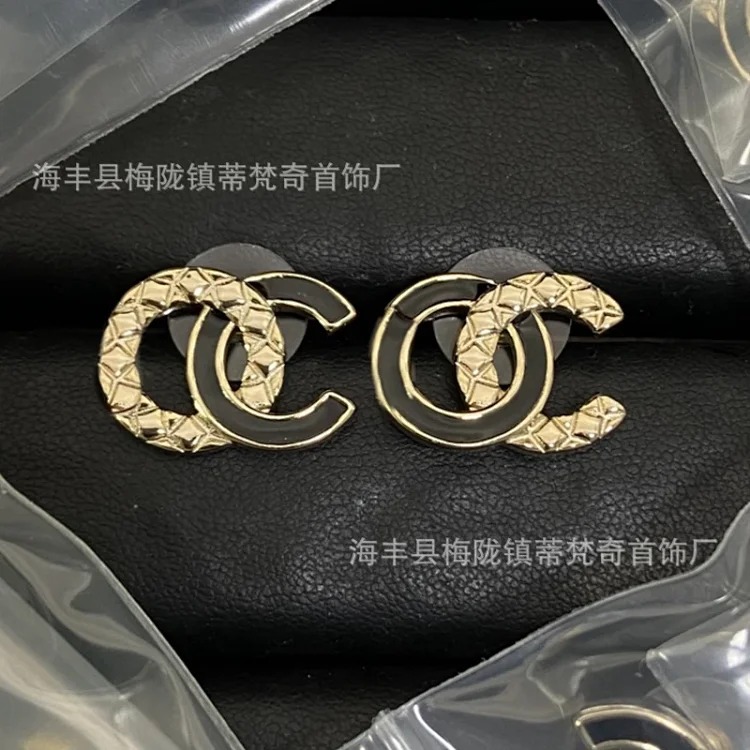 Chanel 25C new high small fragrant style earrings for women European and American love double C retro small fragrant earrings silver needle pearl earrings