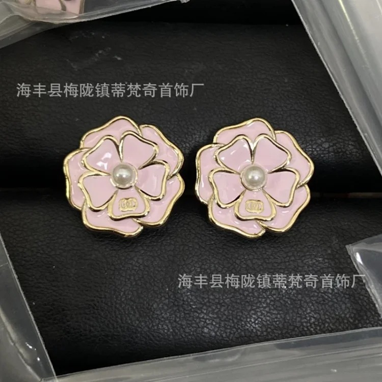 Chanel 25C new high small fragrant style earrings for women European and American love double C retro small fragrant earrings silver needle pearl earrings