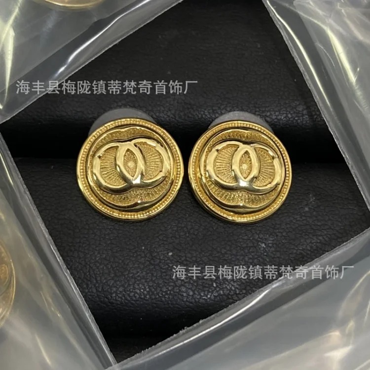 Chanel 25C new high small fragrant style earrings for women European and American love double C retro small fragrant earrings silver needle pearl earrings