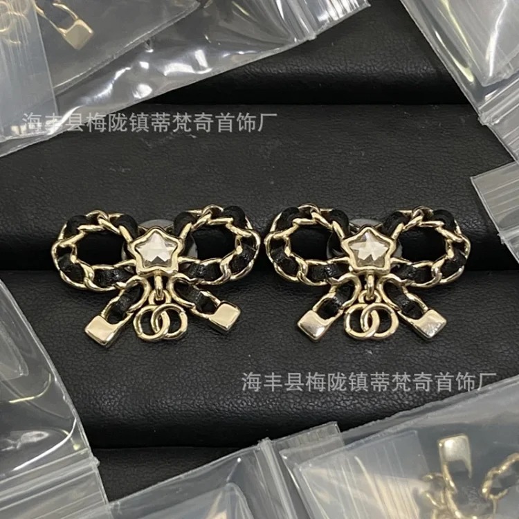 Chanel 25C new high small fragrant style earrings for women European and American love double C retro small fragrant earrings silver needle pearl earrings