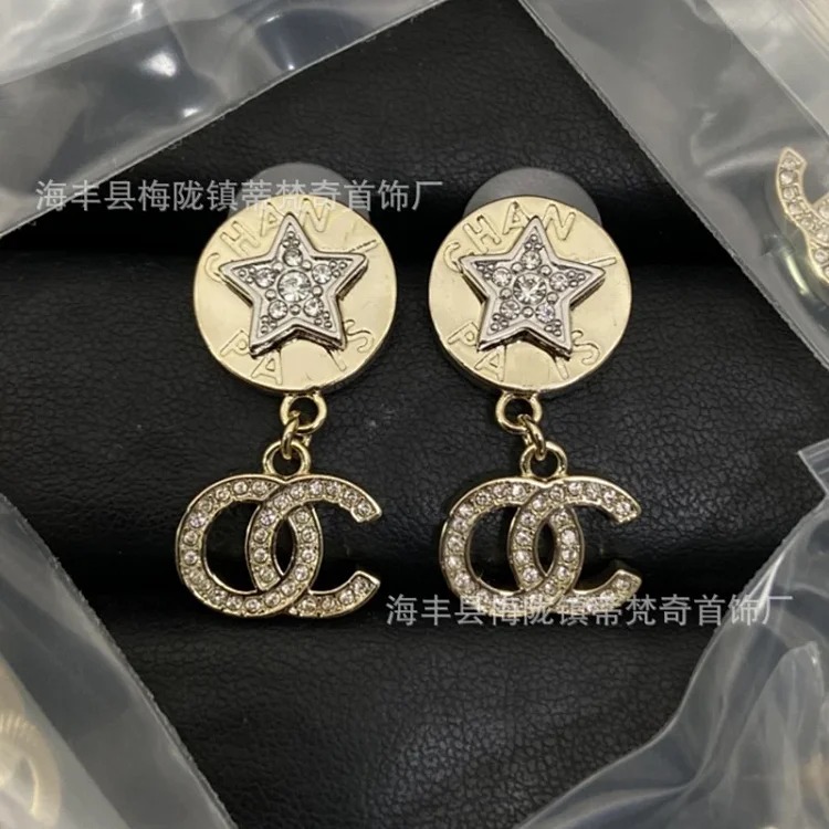 Chanel 25C new high small fragrant style earrings for women European and American love double C retro small fragrant earrings silver needle pearl earrings