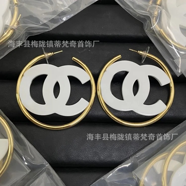 Chanel 25C new high small fragrant style earrings for women European and American love double C retro small fragrant earrings silver needle pearl earrings