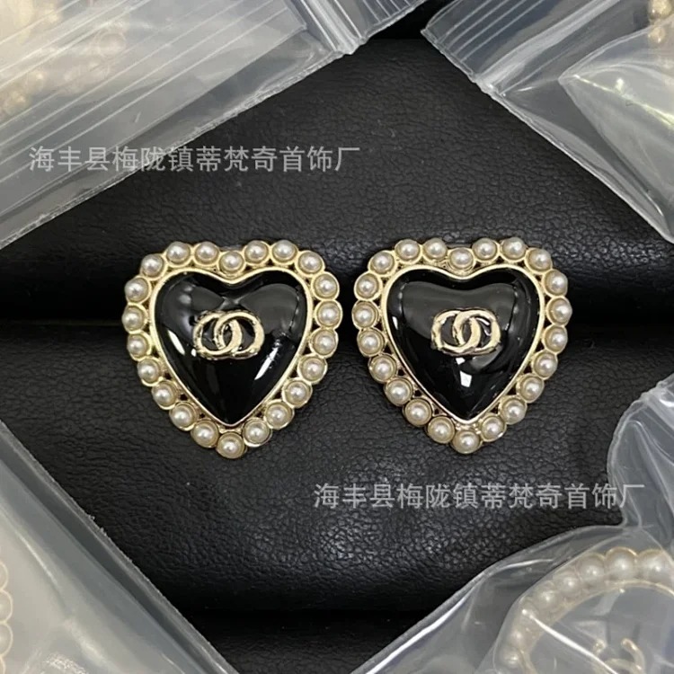 Chanel 25C new high small fragrant style earrings for women European and American love double C retro small fragrant earrings silver needle pearl earrings