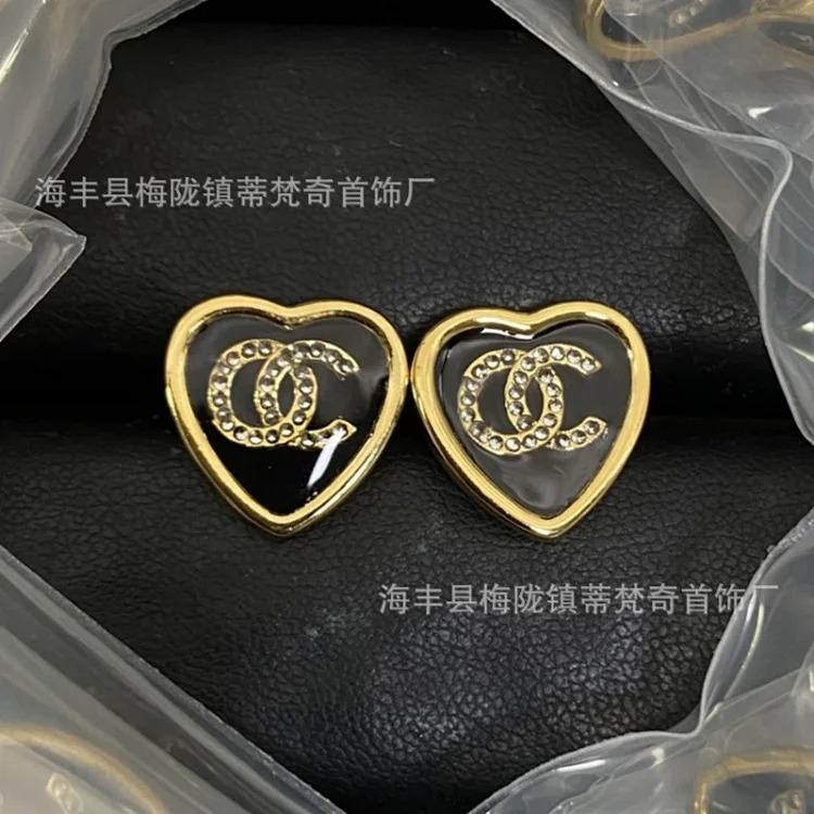 Chanel 25C new high small fragrant style earrings for women European and American love double C retro small fragrant earrings silver needle pearl earrings