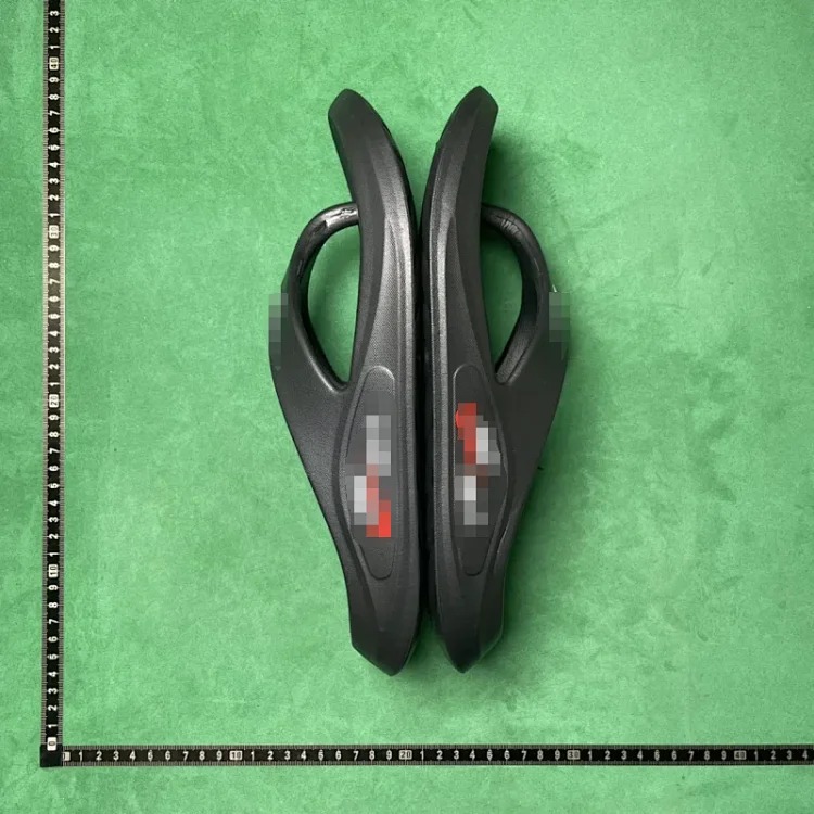 Comfortable and versatile flip-flops 5BD