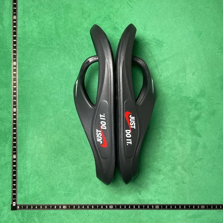 Comfortable and versatile flip-flops 5BD