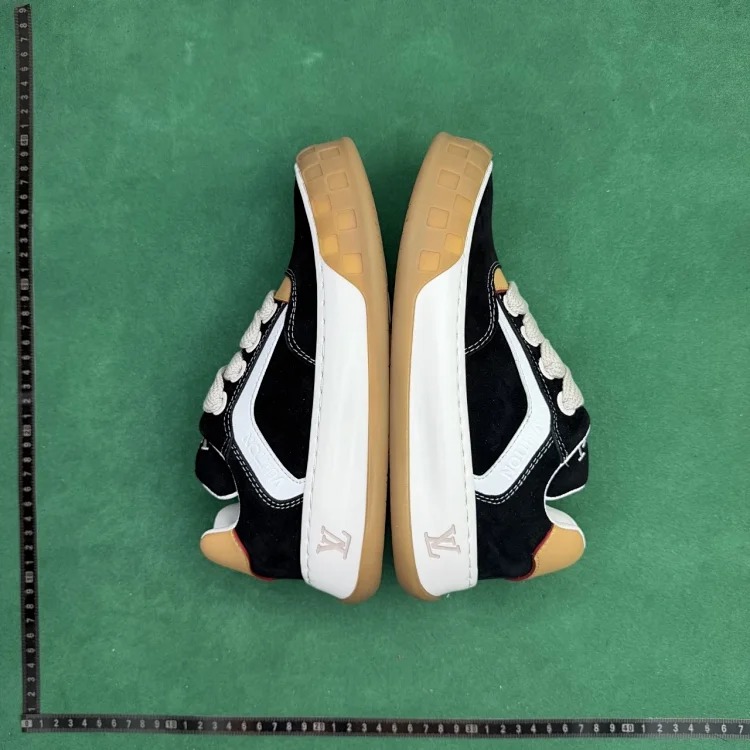 (Customized models ship in 3-7 days) Suede calfskin lace-up round toe low-top sneakers TT 0
