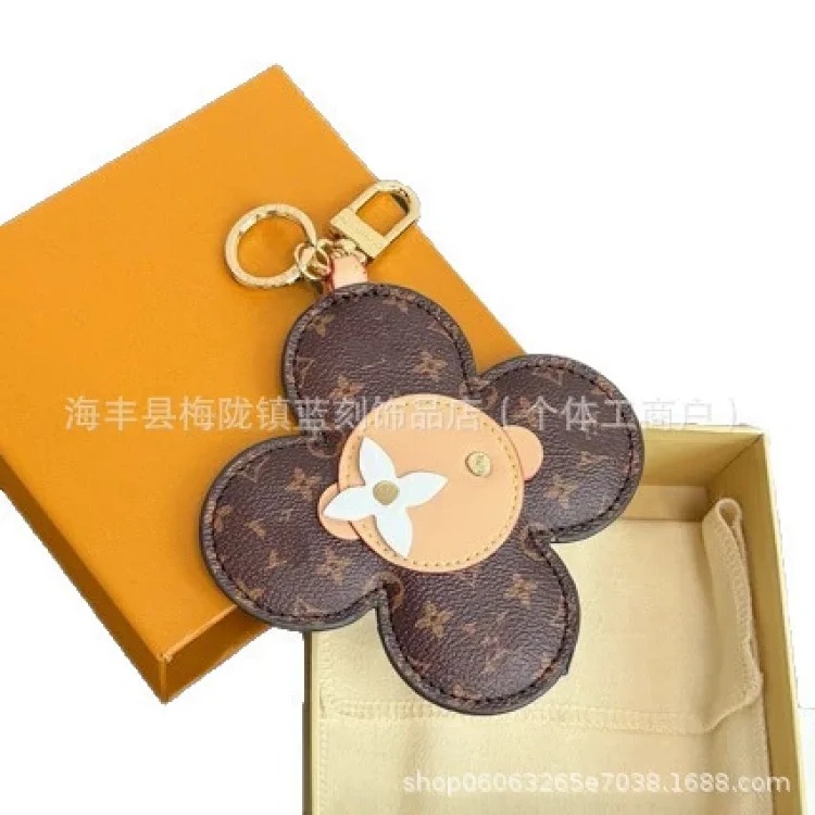 Colorful sunflower keychain wear-resistant leather bag pendant jewelry leather doll Vivian doll ins