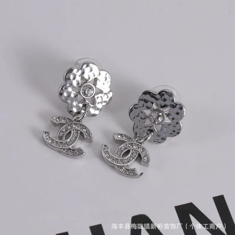 Chanel New love earrings for women, fashionable and high-end double C letter five-pointed star earrings, temperament earrings