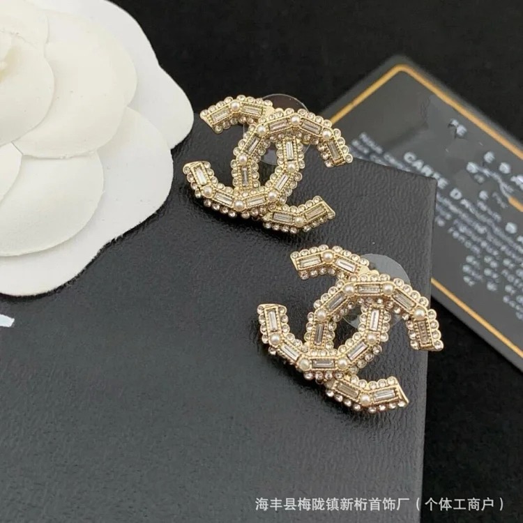 Chanel New love earrings for women, fashionable and high-end double C letter five-pointed star earrings, temperament earrings