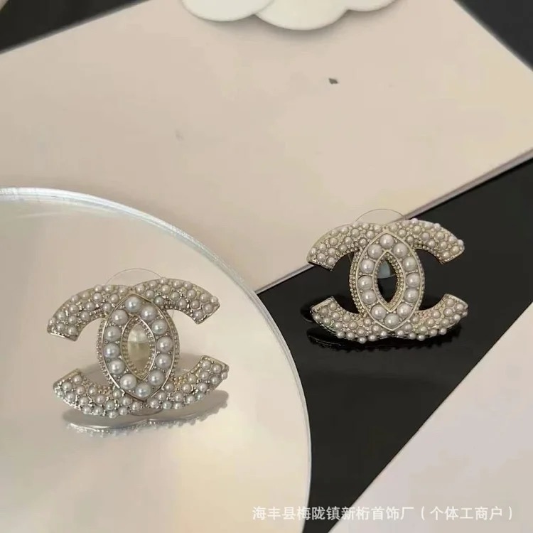 Chanel New love earrings for women, fashionable and high-end double C letter five-pointed star earrings, temperament earrings