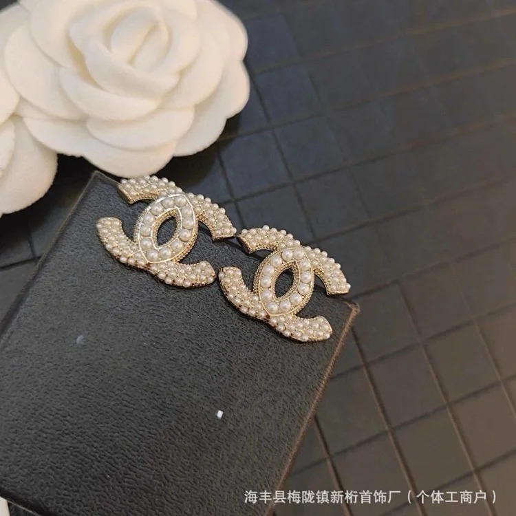 Chanel New love earrings for women, fashionable and high-end double C letter five-pointed star earrings, temperament earrings