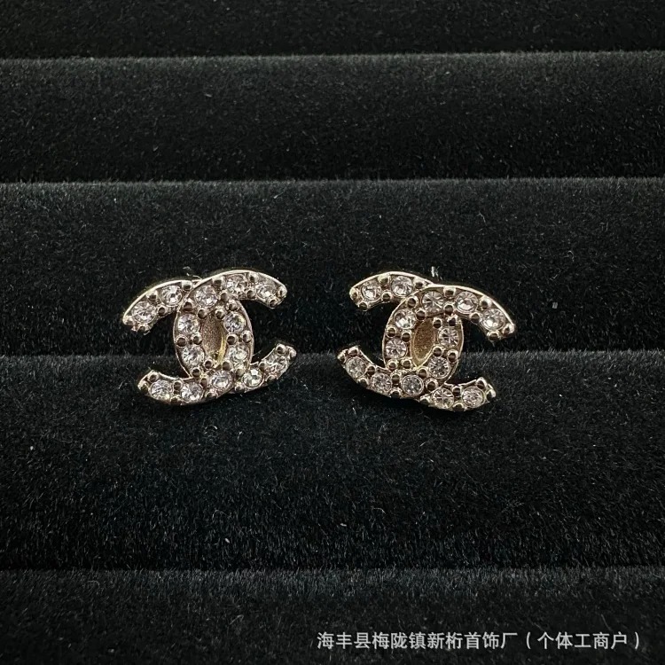 Chanel New love earrings for women, fashionable and high-end double C letter five-pointed star earrings, temperament earrings