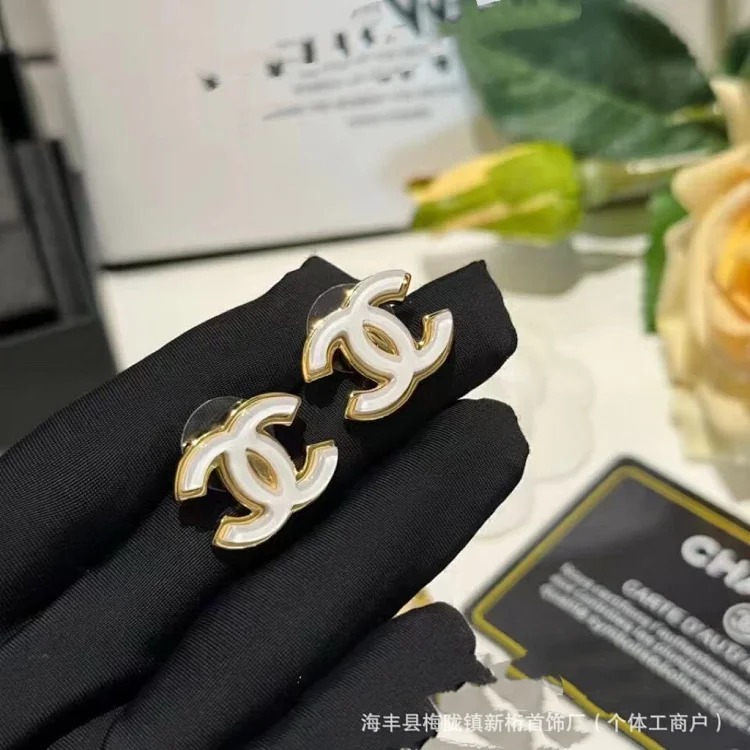 Chanel New love earrings for women, fashionable and high-end double C letter five-pointed star earrings, temperament earrings