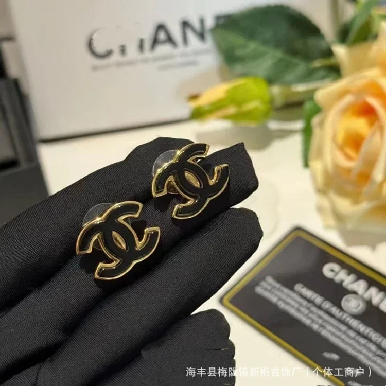 Chanel New love earrings for women, fashionable and high-end double C letter five-pointed star earrings, temperament earrings