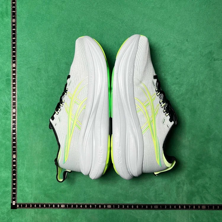 Comfortable and versatile mesh low-top running shoes B4D