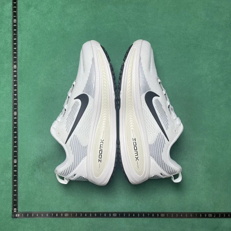T2D comfortable and versatile shock-absorbing low-cut running shoes