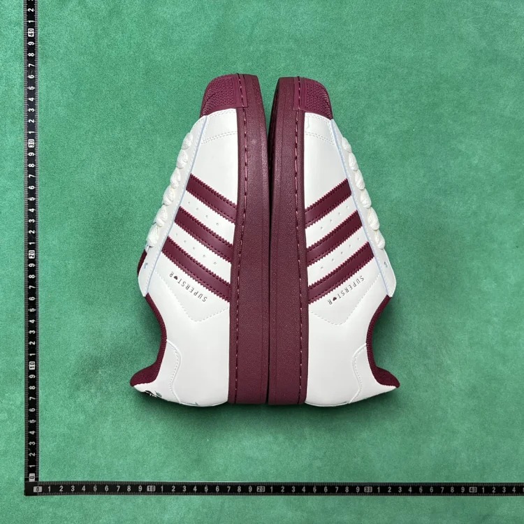 B1D comfortable and soft low-cut sneakers