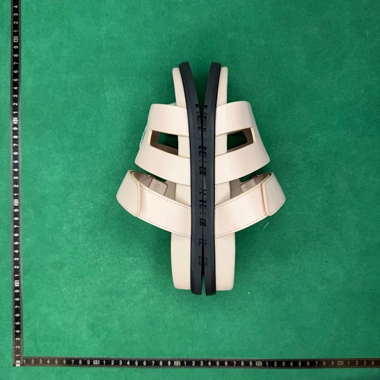 (Customized models are shipped in 3-7 days) Calfskin round toe open toe slippers TT 0 image 3