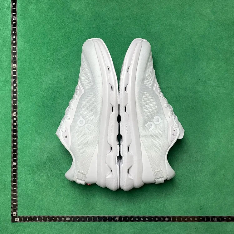 B3D comfortable soft polyester breathable low top running shoes image 2