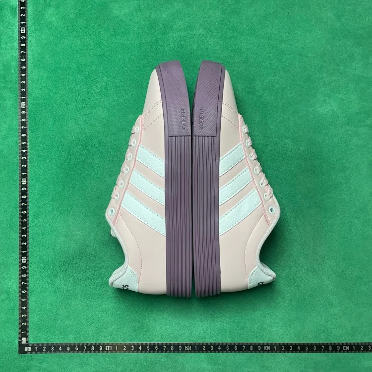 B0D versatile and comfortable low-top sneakers image 3