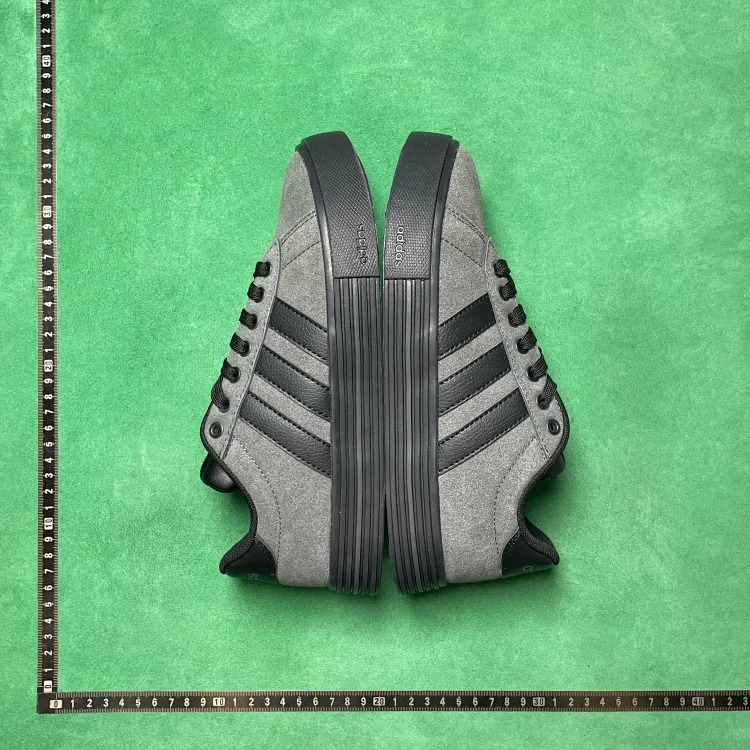 B0D versatile and comfortable low-top sneakers image 5