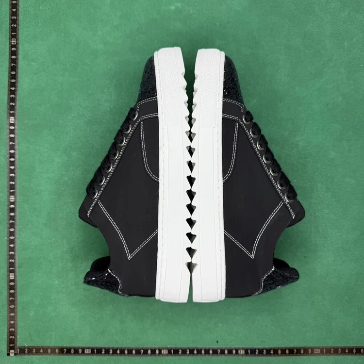 Leather lace-up low-top fashion sneakers T9T