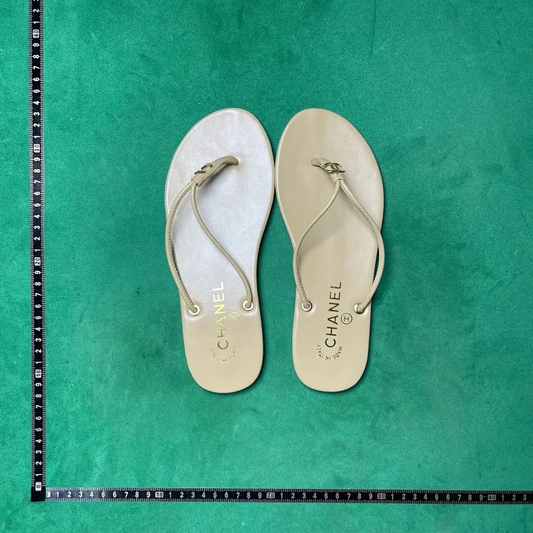 Simple casual and comfortable flip-flops B4D image 5