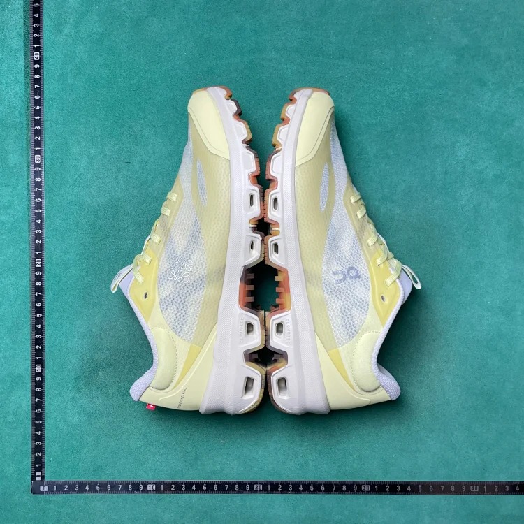 Fashionable, comfortable and breathable low-cut running shoes B3D image 5