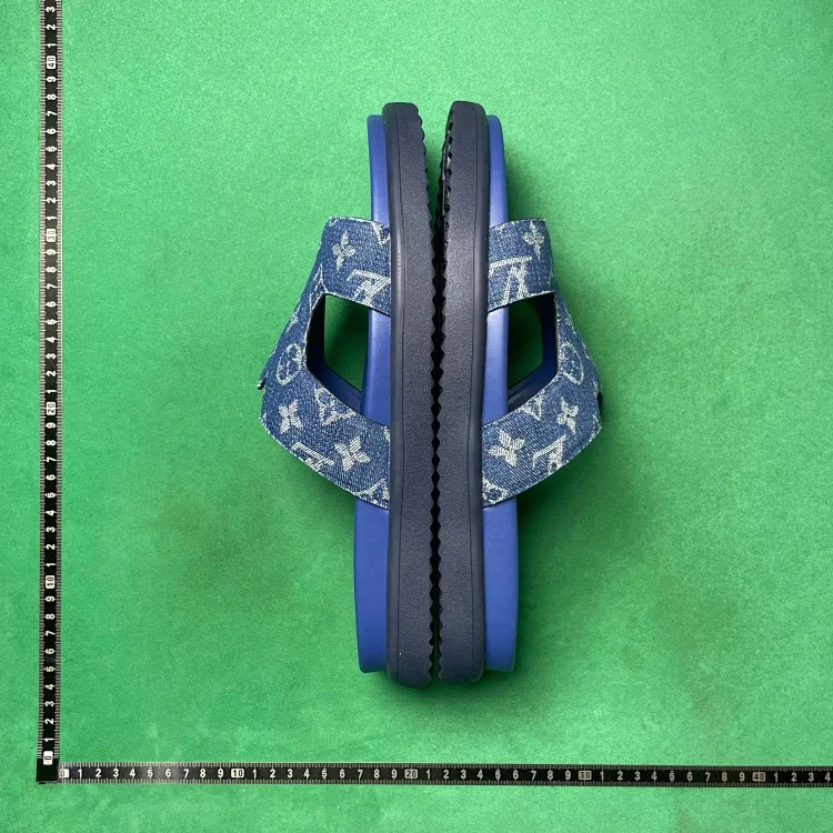 Versatile and comfortable slippers B8D image 3