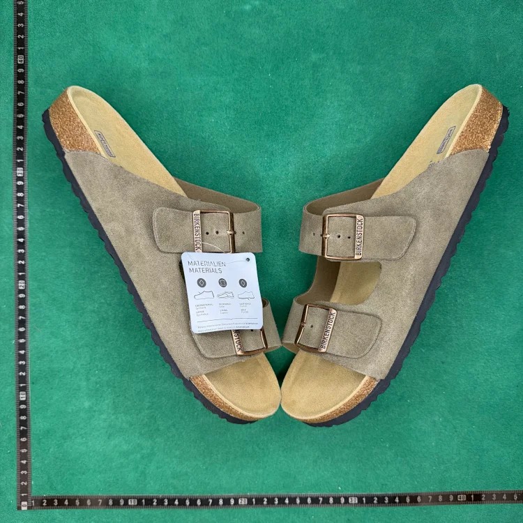 TT Birkenstock double button sandals T0T image 3