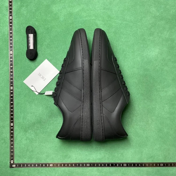 TD8 cow leather round toe lace-up low-top sneakers