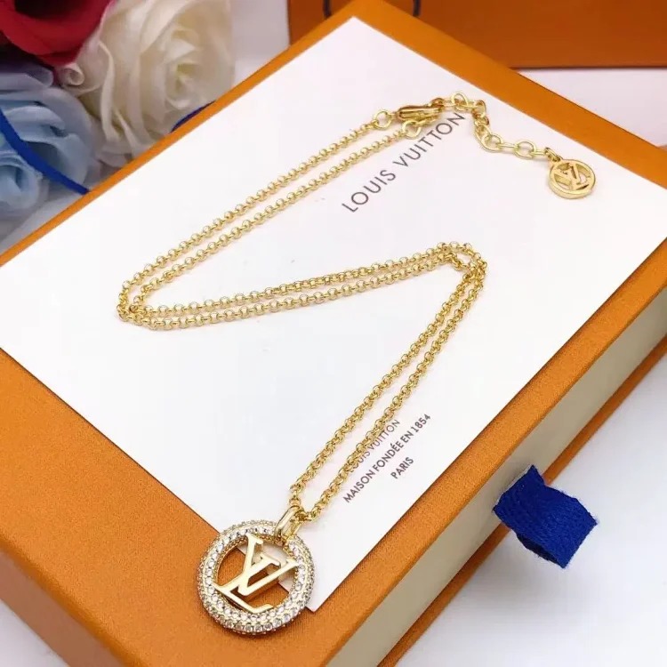 2023 New Letter Versatile Pendant Necklace Diamond Clavicle Chain Necklace Personalized Fashion Simple High-End Style
