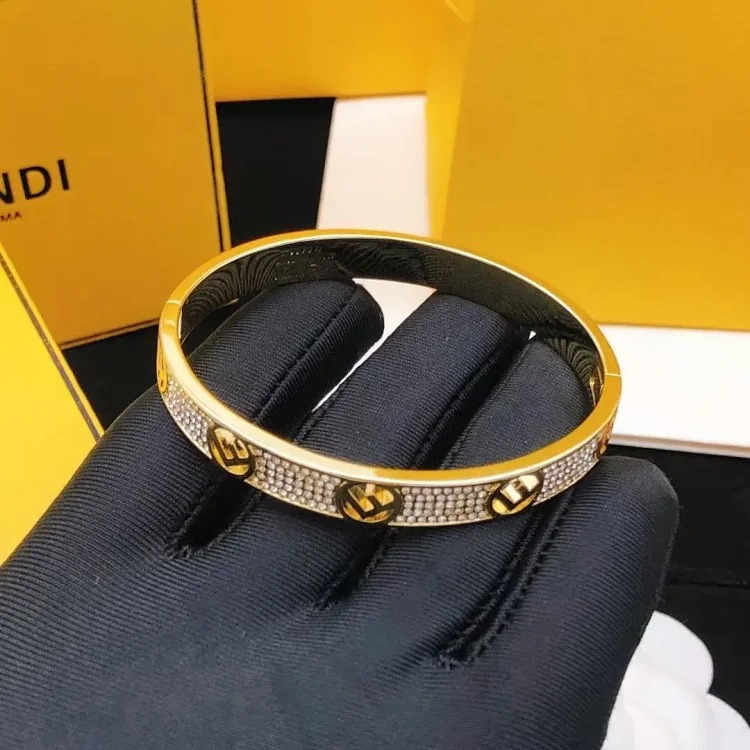 2023 New Letter Versatile Pendant Necklace Diamond Clavicle Chain Necklace Personalized Fashion Simple High-End Style