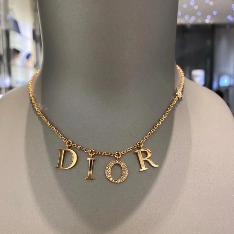 2023 New Letter Versatile Pendant Necklace Diamond Clavicle Chain Necklace Personalized Fashion Simple High-End Style
