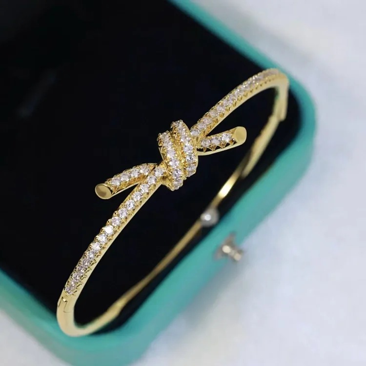 2023 New Letter Versatile Pendant Necklace Diamond Clavicle Chain Necklace Personalized Fashion Simple High-End Style